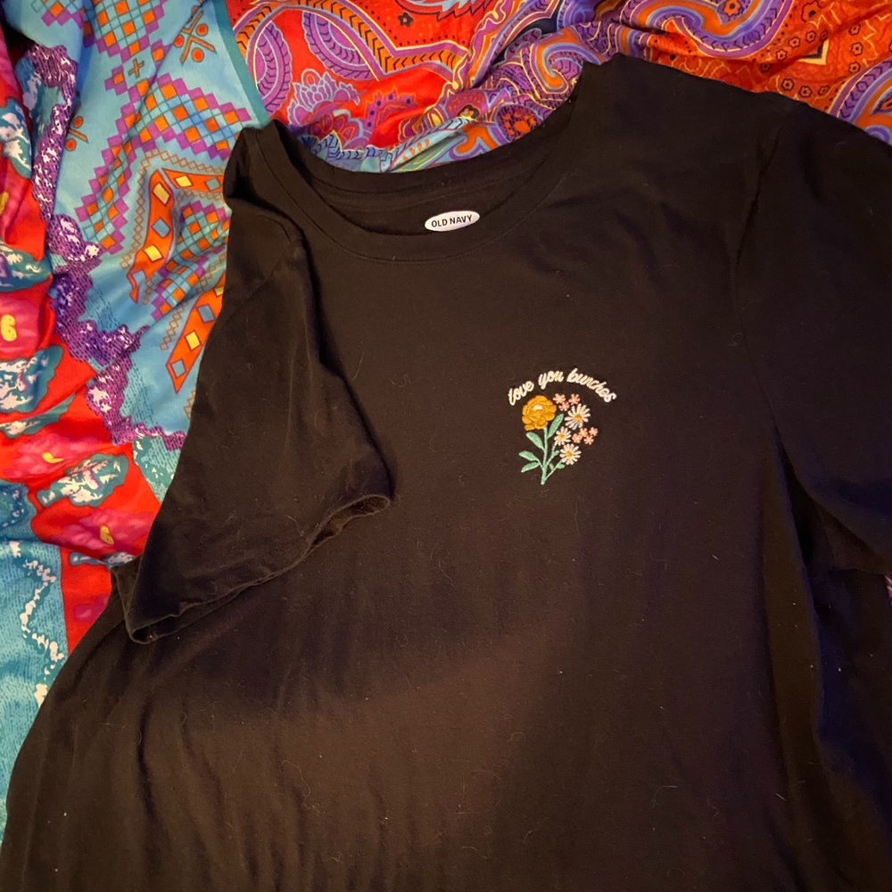 old navy floral embroidery tee shirt